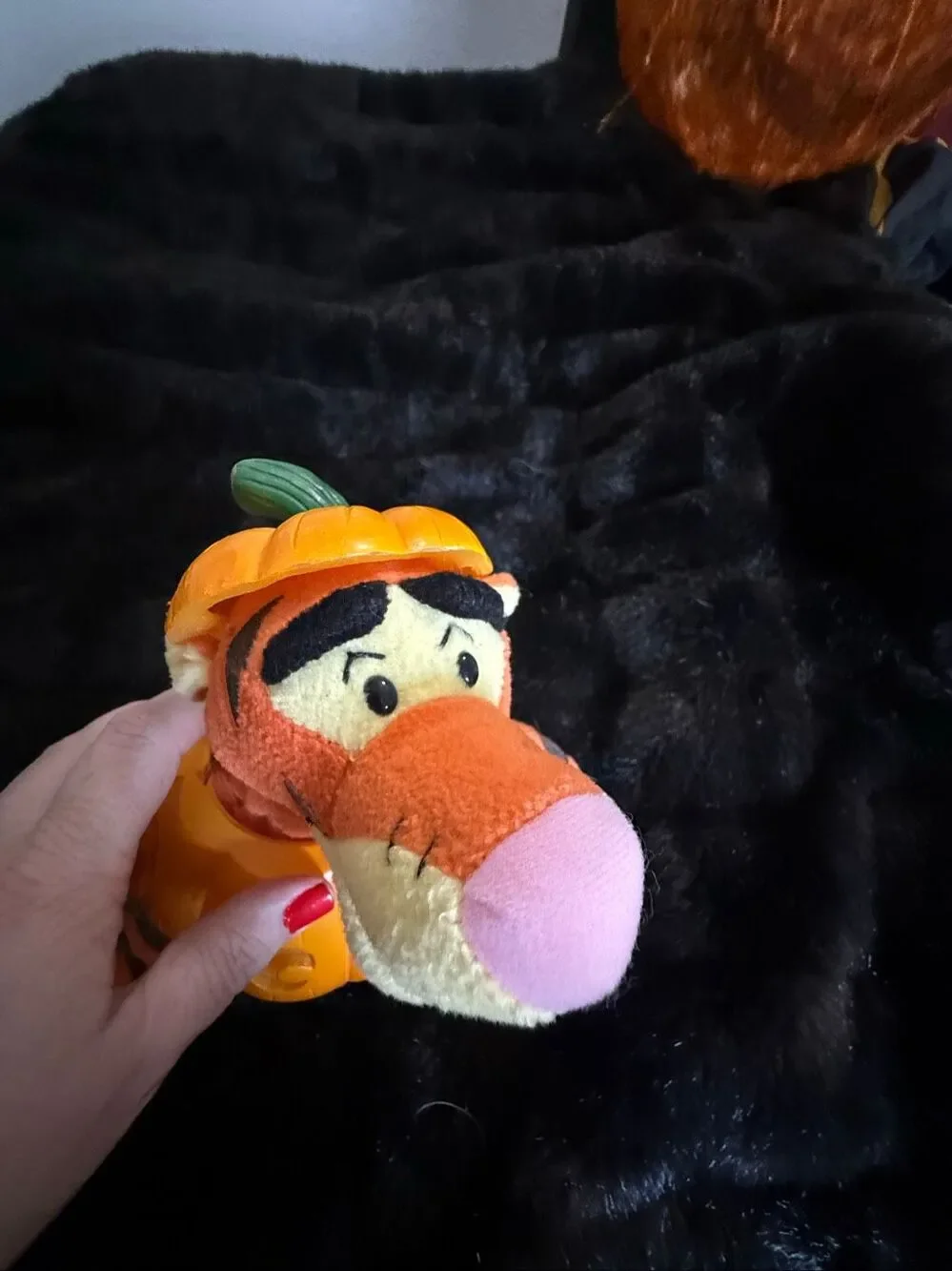 Disney Gemmy Tigger Halloween Animated Sings Disney Pumpkin 2001 Jack O’